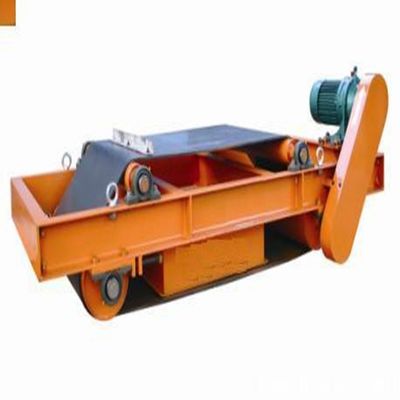 Separador magnético de auto descarga por correia para remoção de ferro do material do transportador