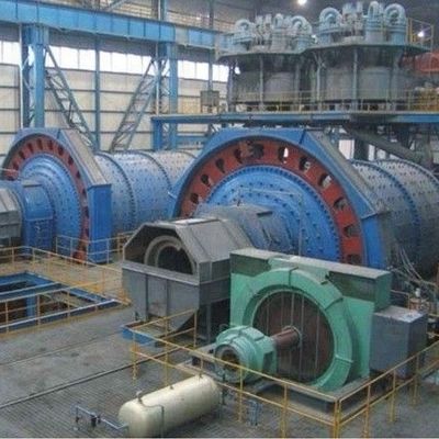 Instalação de processamento de minério de ferro com equipamento de extracção por gravidade do minério de ferro